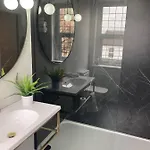 Abbey Court 4*
