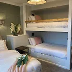 ゲストハウス Abbey Court 4*