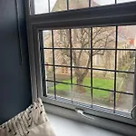 ゲストハウス Abbey Court 4*