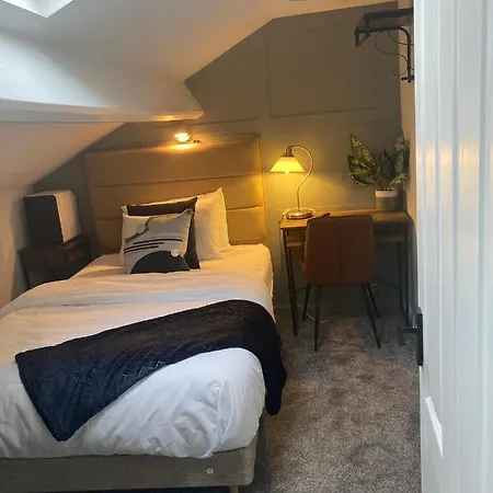 Abbey Court Guest house 2*
