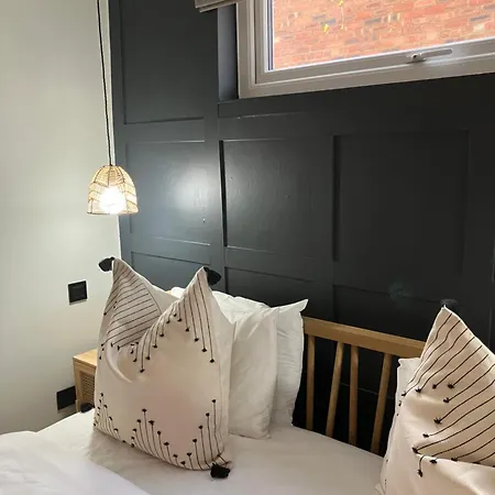 Abbey Court 4*