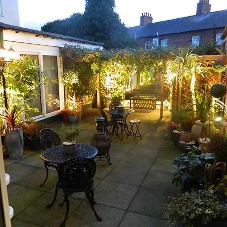 Abbey Court 2*