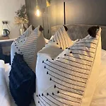 Abbey Court 4*