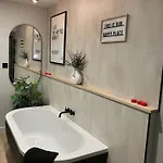 Abbey Court 칼라일