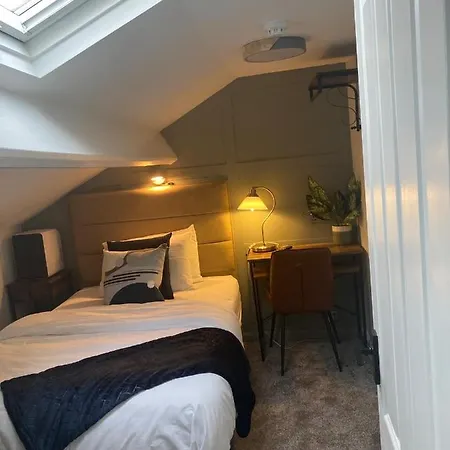 Guest house Abbey Court 2*