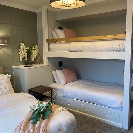 Guest house Abbey Court 2*