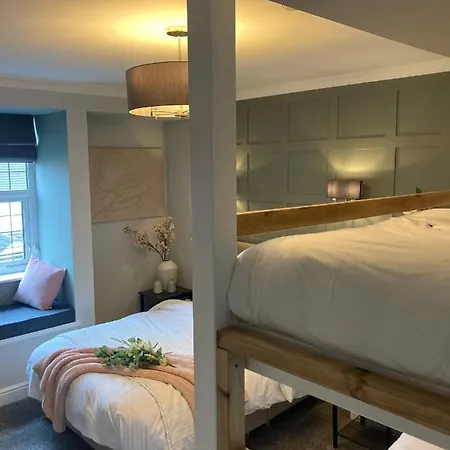 Abbey Court 4* Carlisle